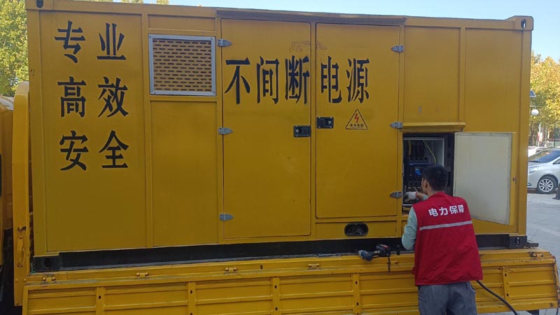 嘉禾柴油发电机组和UPS电源配合使用时，如何避免切换过程中的电力中断？